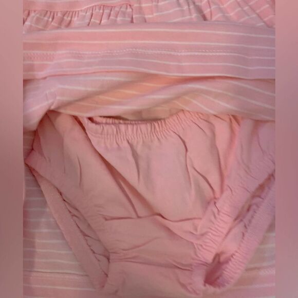 Carter’s Set of Baby Outfits, Dress And 1 Piece Short Outfit, Size 6 Mo., NWT - Picture 4 of 6